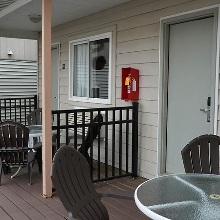 Marine Village Resort Lake George Exterior foto
