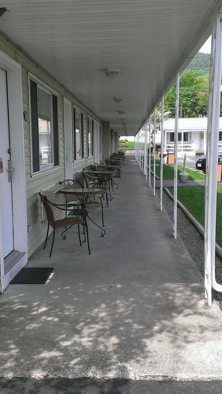 Marine Village Resort Lake George Exterior foto