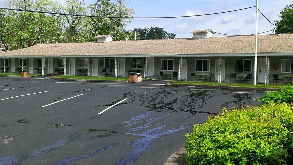 Marine Village Resort Lake George Exterior foto