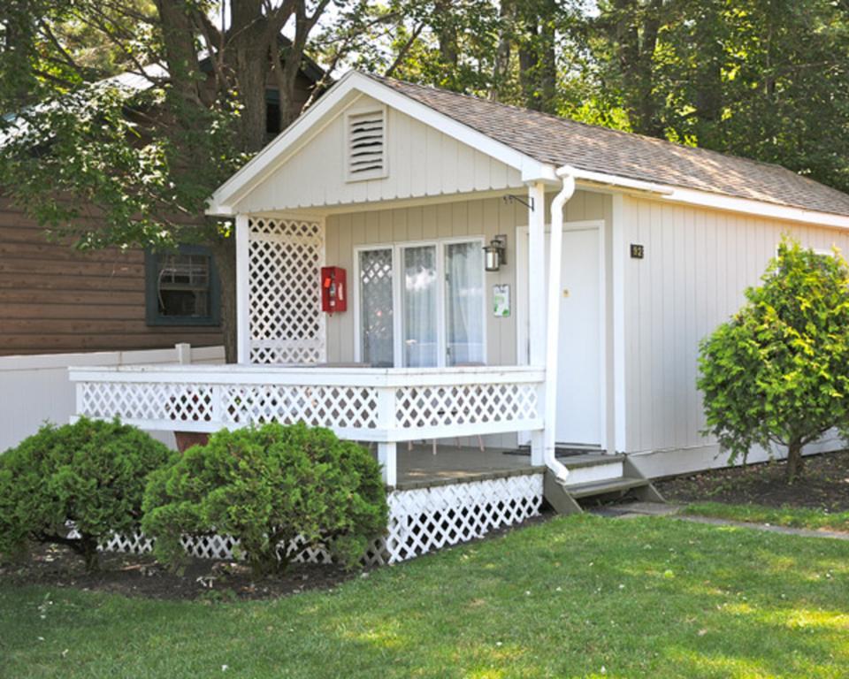 Marine Village Resort Lake George Exterior foto
